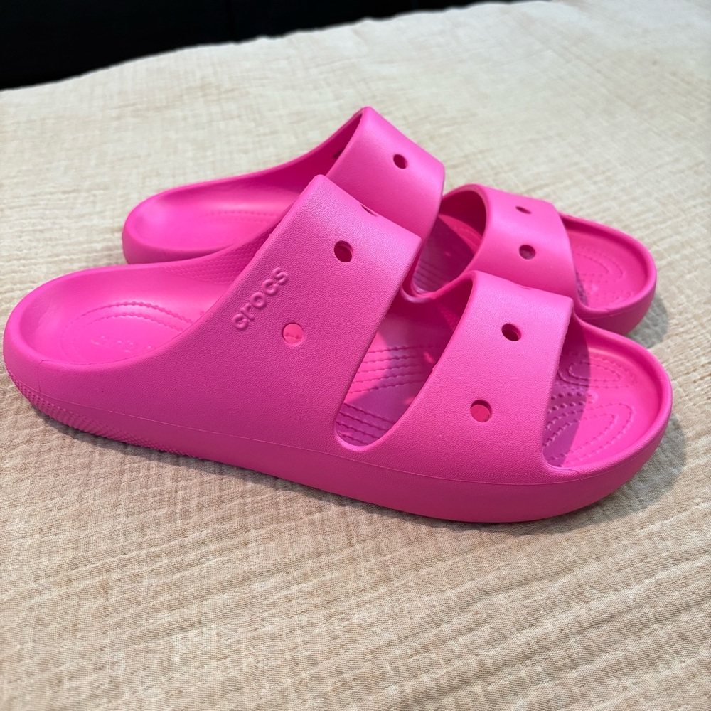 Crocs Classic V2 Slide Sandal In Juice Pink Size M11/W12.5
